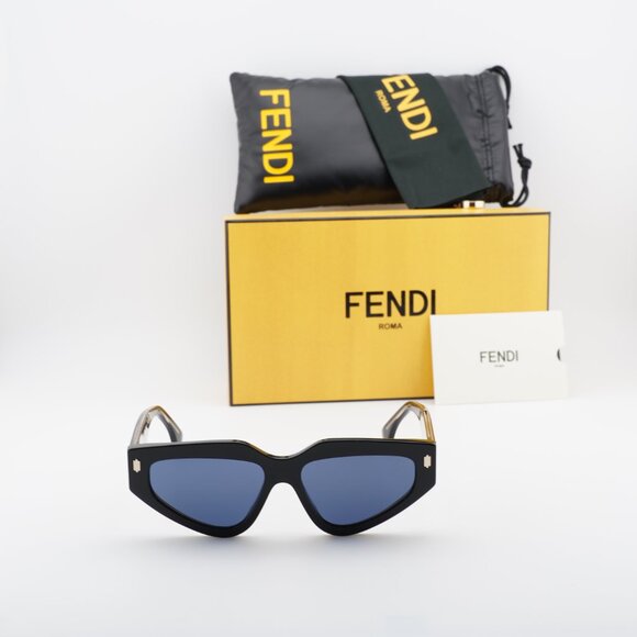 Fendi FE40163U 01V Sunglasses Shiny Black Cat Eye Frame, Blue Lenses main image 6
